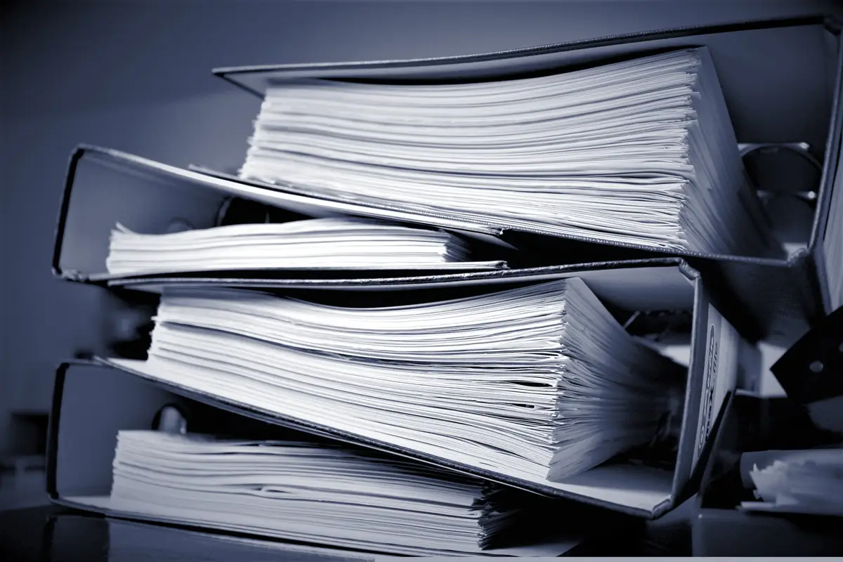 Une gestion documentaire efficace pour optimiser vos processus, sécuriser vos données et gagner en productivité grâce à une organisation administrative performante.